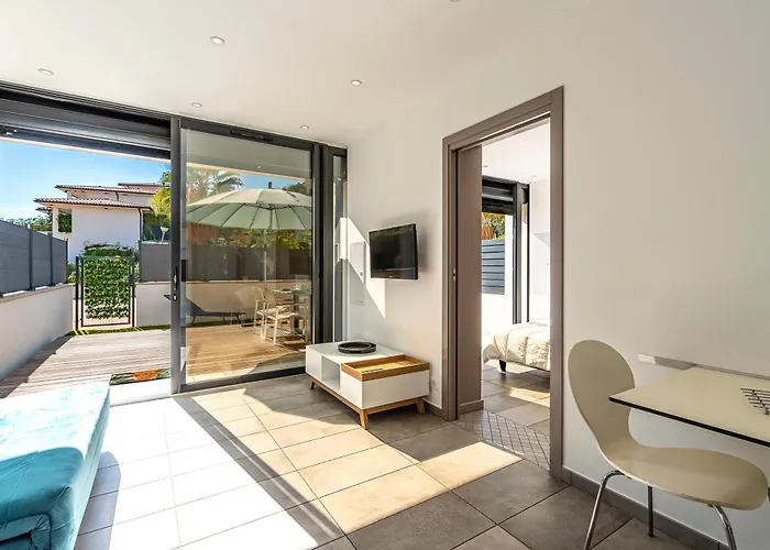 Paradisu - Climatise De 32 M² アパート